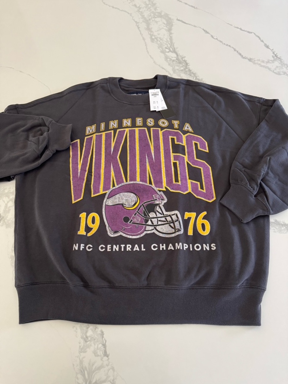 Abercrombie & Fitch Sweatshirt NFL Vikings Graphic NEW